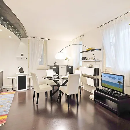 Apartment Downtown - Gardagate Saló